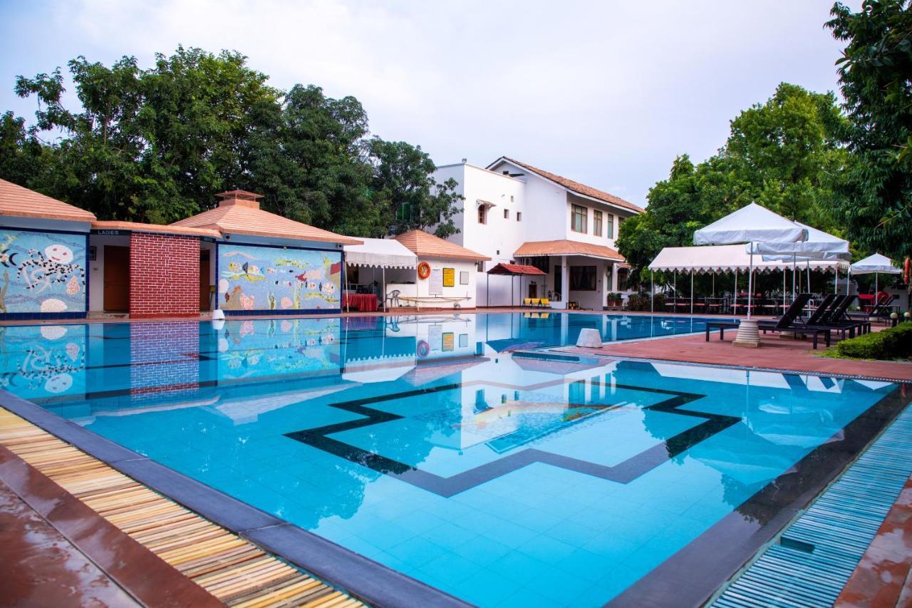 Amantra Shilpi Resort & Spa อุเดเปอร์ ภายนอก รูปภาพ