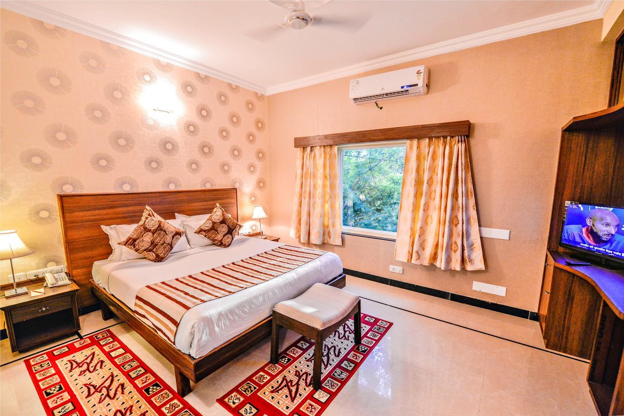 Amantra Shilpi Resort & Spa อุเดเปอร์ ภายนอก รูปภาพ